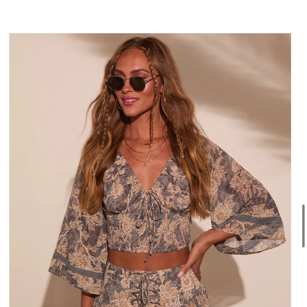 Vici Floral Tie-Front Crop Top - Taupe